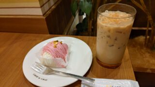 カフェでの一コマ