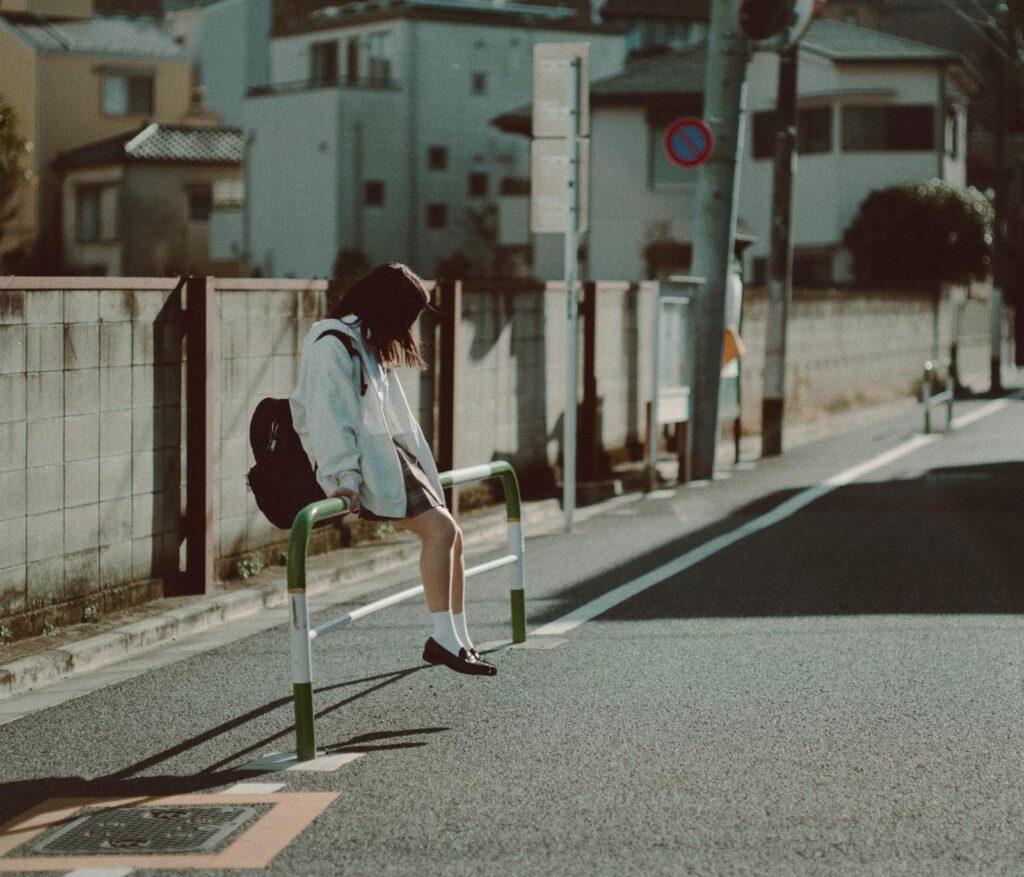 悩む